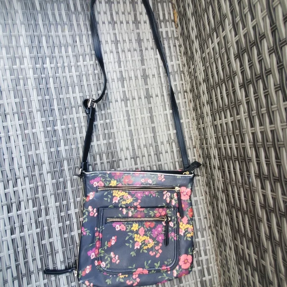 Apt 9 Black & Floral Crossbody Bag - Picture 2 of 7
